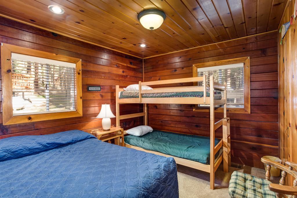 70 Simmons Den * Wawona