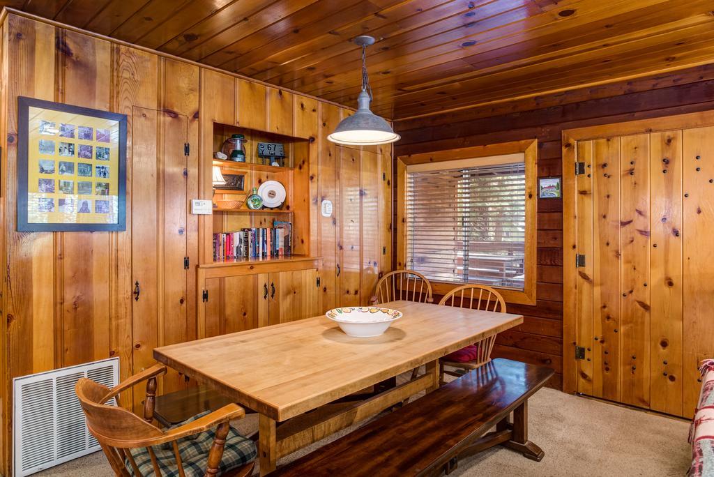 70 Simmons Den Chalet *